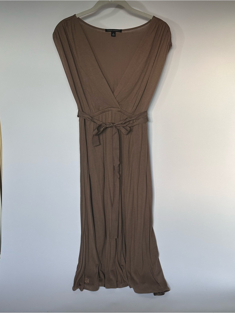 Banana Republic taupe jersey dress